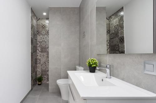 Ένα μπάνιο στο Zulia Suites, Masca, Teide, Los Gigantes, Excursions, AC, Wifi-6