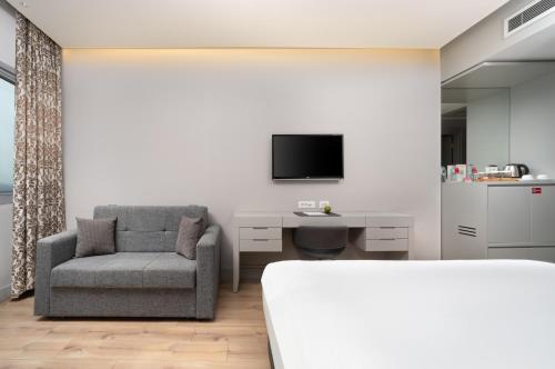 Χώρος καθιστικού στο Ramada Plaza by Wyndham Istanbul Atakoy