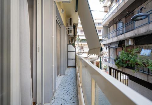 LIV - Comfortable & Stylish Escape in Pagrati