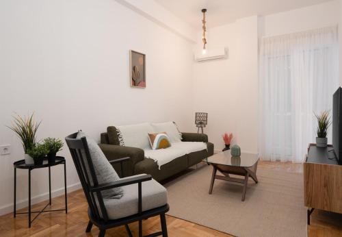 LIV - Comfortable & Stylish Escape in Pagrati