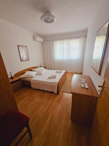 Apartman Lampić with beautiful sea view
