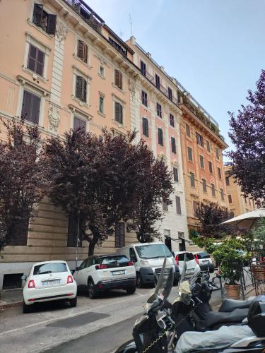Val's Vatican Wall Apartment photo 7