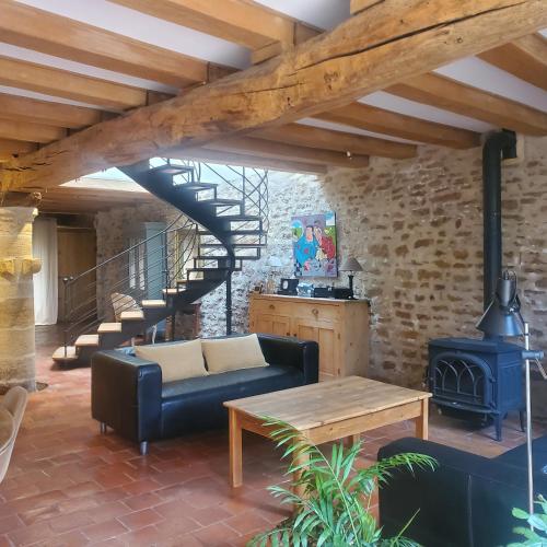 Gallery image of Maison romane avec jardin dans le centre de CLUNY in Cluny