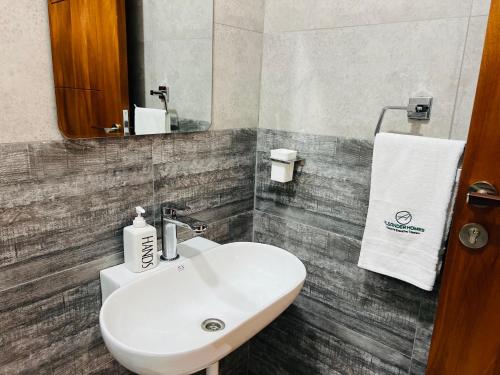 Koupelna v ubytování Alsander Homes Cherry