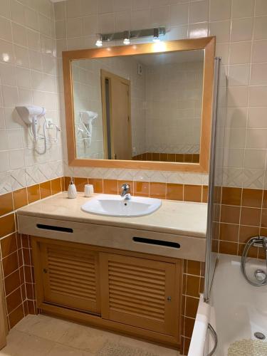 Luxury Apartment, Marina, Beach & Pool II