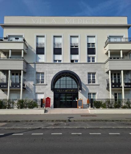 Villa Médicis Versailles Saint-Cyr-l'Ecole