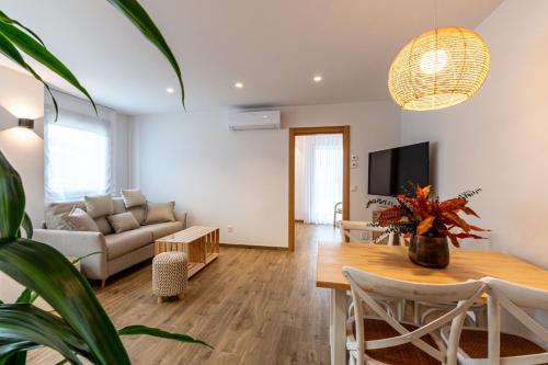 Μια τηλεόραση ή/και κέντρο ψυχαγωγίας στο Suites Ecojebar