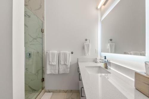 Un baño de Exhibit A2