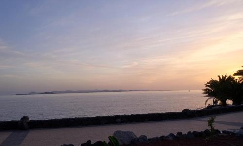 Villa La Perla - Oceanfront - View to Fuerteventura Lobos