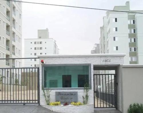 a building with a sign on the side of it at Apartamento Firenze in Franca