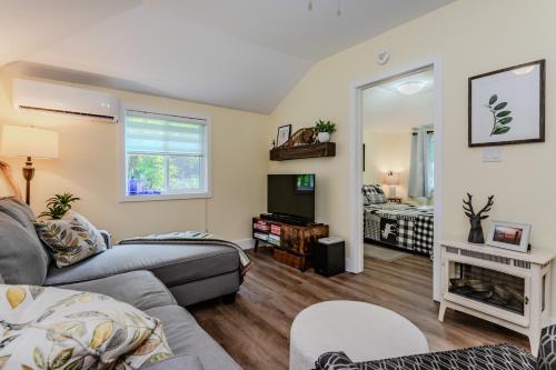 Gallery image of New In Sauble Cammidge Place Retreat in Sauble Beach