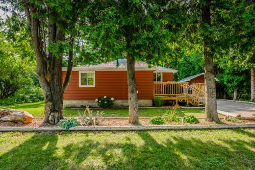 Gallery image of New In Sauble Cammidge Place Retreat in Sauble Beach
