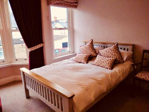 Cosy Roath home near the park photo 3