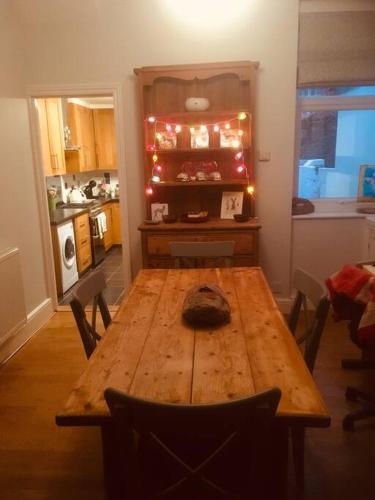 Cosy Roath home near the park photo 19