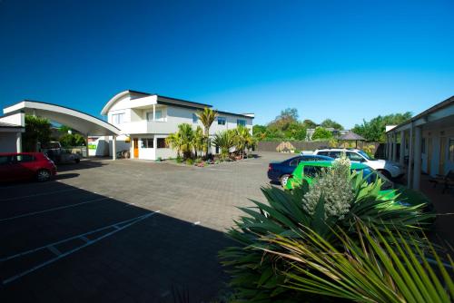 Bazén v ubytování Alfresco Motor Lodge nebo v jeho okolí