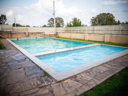 Bazén v ubytování Hazel's Condo nebo v jeho okolí