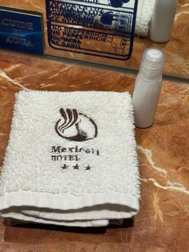 メキシコシティにあるHotel Mexicaliのギャラリーの写真