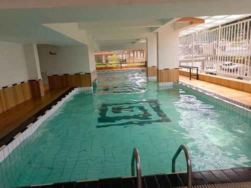 Bazén v ubytování Luxury in Nairobi's Lavington Area nebo v jeho okolí