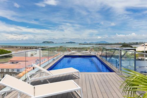 La Cuadra Apartments By Acomodoの敷地内または近くにあるプール