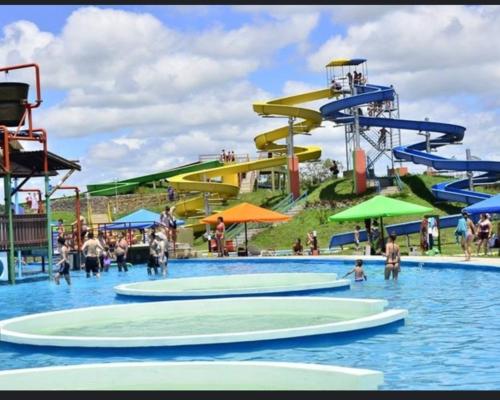 Πισίνα στο ή κοντά στο Complejo Casa del Lago