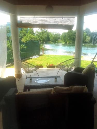 Χώρος καθιστικού στο Guesthouse Una 1 Bihac
