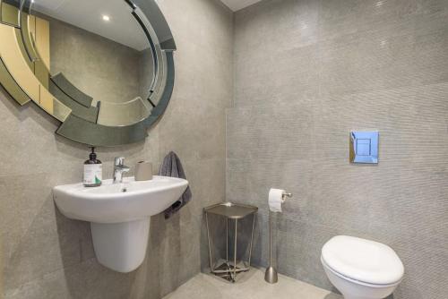 Koupelna v ubytování Faqra -2BR Hideaway