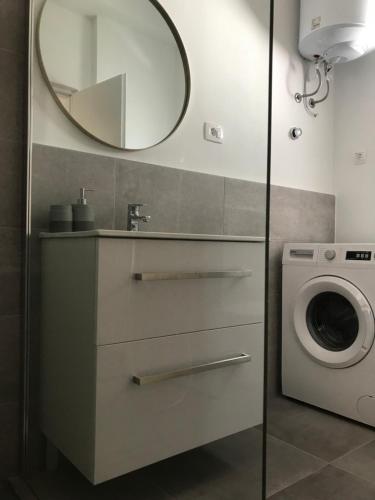 Koupelna v ubytování Villa Dolce Vita Biograd na Moru with Private Swimming Pool Minutes from the Adriatic Sea