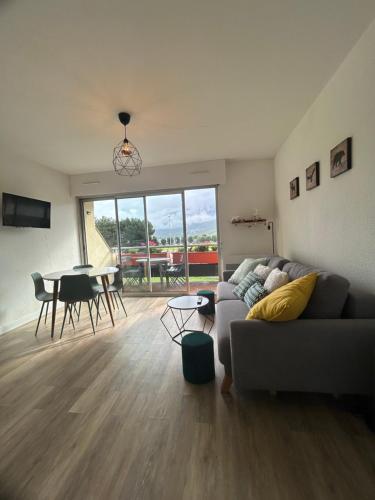 Photo de la galerie de l'établissement Appartement centre-ville Saint-Lary vue montagne, à Saint-Lary-Soulan