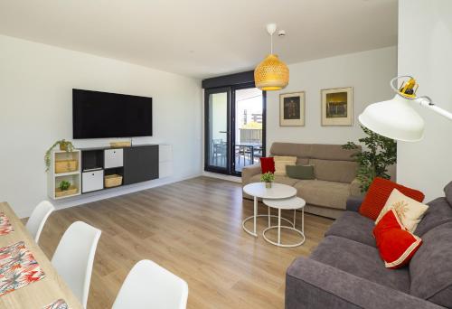 Cubo's Urban Sky Malaga Apartment West View 5