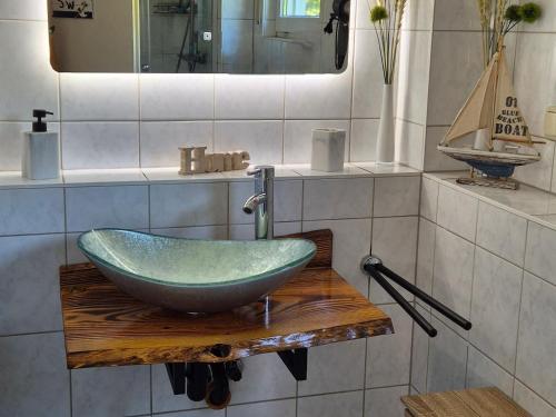 Bilik mandi di Ferienhaus Kaleo