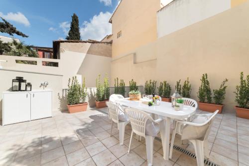 Cittadella Apartment by Mamo Florence