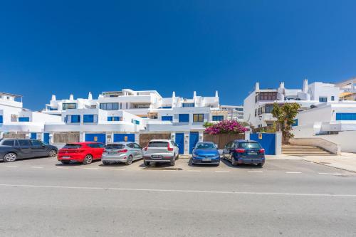 2nd line beach, garden, office & WIFI