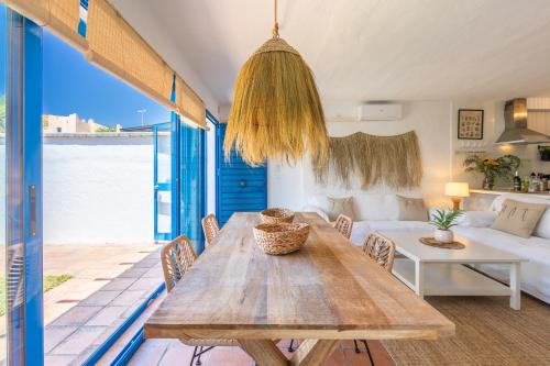 2nd line beach, garden, office & WIFI