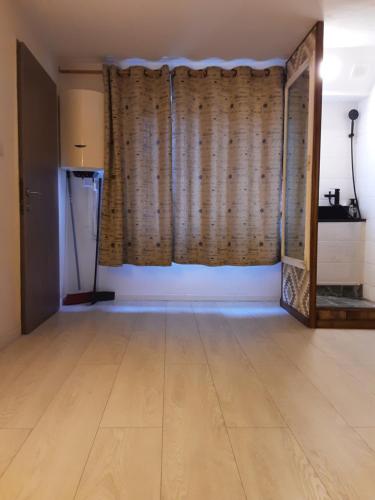 Η κουζίνα ή μικρή κουζίνα στο cosy room with terrace