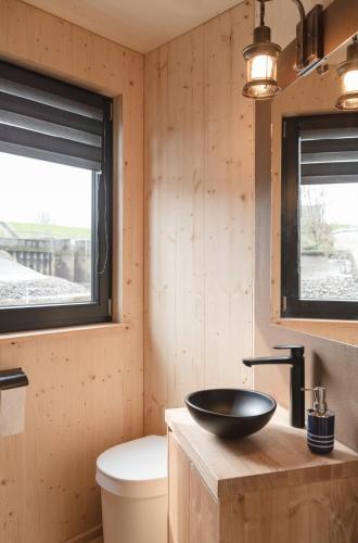 Gambar di galeri bagi Komfort-Hausboot DIVA mit Kamin di Hamburg