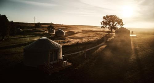 Gambar di galeri bagi Dolina Jurt Glamping Giżycko di Sulimy