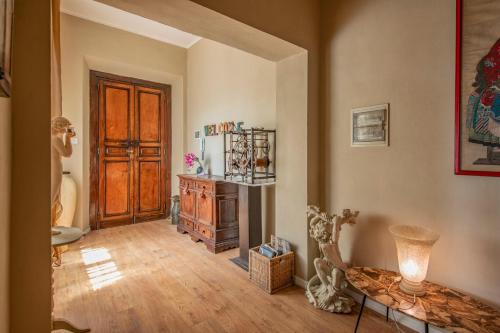 Station Family Apartment by Mamo Florence