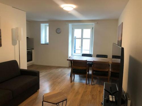 Fantastic 2BR flat close to Paradeplatz - Canal2