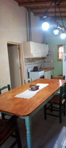 Dapur atau dapur kecil di Cabañas Lau Pau