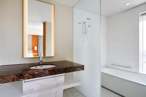 Koupelna v ubytování Sheraton Grand Hiroshima Hotel