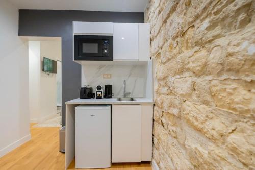 Luxurious Apartment with Stylish Design and Comfort - 105