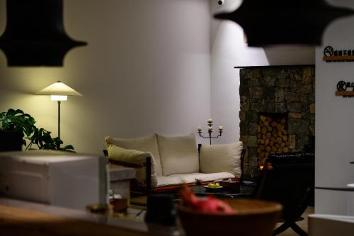 Gambar di galeri bagi 大理石之上Cloud Edge Cabin全视野苍洱半山海景别墅酒店洱海观景店 di Dali