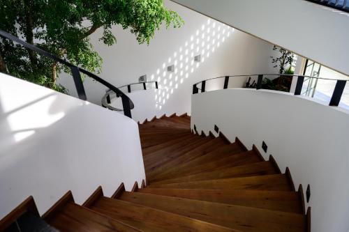 Gambar di galeri bagi 大理石之上Cloud Edge Cabin全视野苍洱半山海景别墅酒店洱海观景店 di Dali