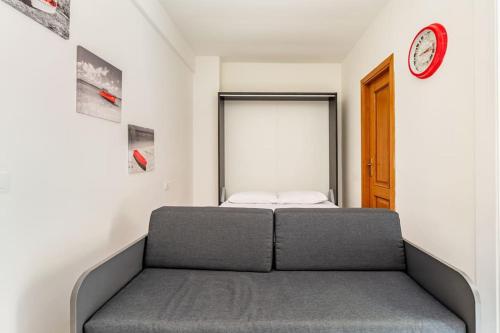 Vatican tiny house by Gialel