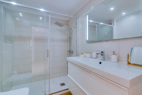 Apartamento Al Sakia 2bdr com piscina e ar condicionado