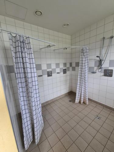 Kúpeľňa v ubytovaní INDOOR Camping Sportzentrum Zeltweg