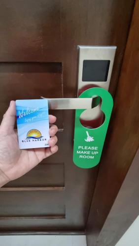 Φωτογραφία από το άλμπουμ του Blue Harbor Hotel σε Calapan