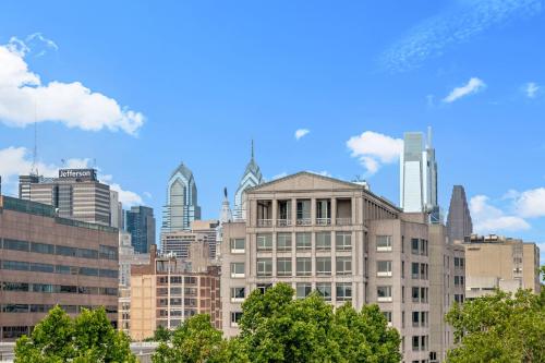 Gallery image of New! Luxury Apt with Pool, Roof Deck, Fitness Center, King Bed in Philadelphia