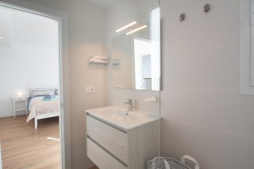 Serena Villa 38 - Heated pool, Sea Views, AC, High Speed Internet