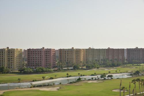 Fotografie z fotogalerie ubytování Golf Porto Marina 2-Beds Sleeps 7 Beach Access v destinaci El Alamein